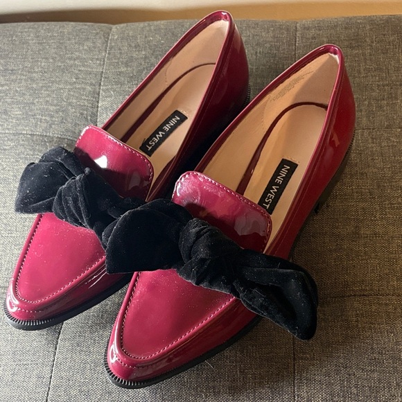 Nine West Burgundy Flats with Black Bow - Picture 1 of 5